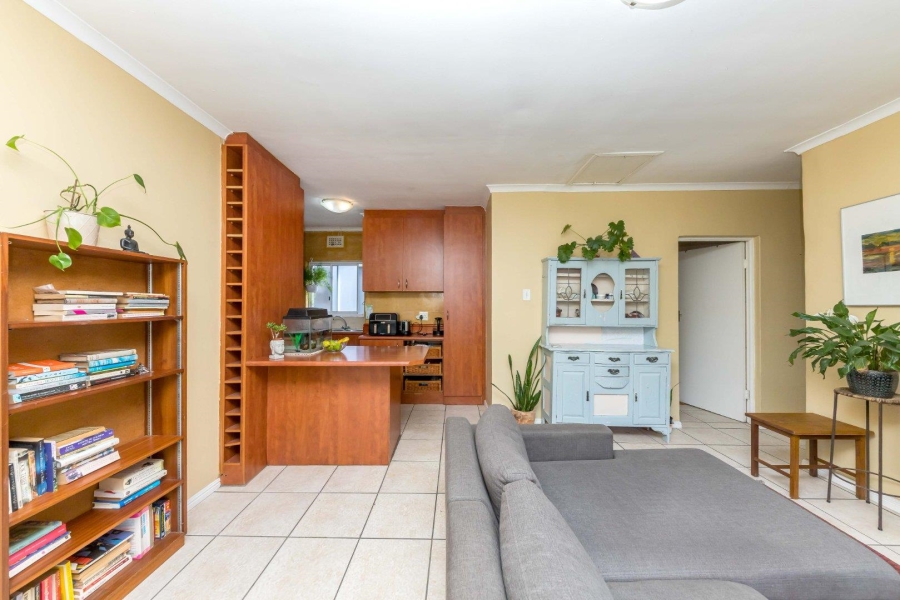 2 Bedroom Property for Sale in Vredehoek Western Cape